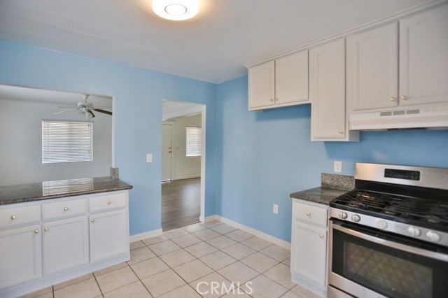 531 W 61st Street, Los Angeles CA: https://media.crmls.org/medias/74762602-c15c-4c53-911e-f8e8e23f0a77.jpg