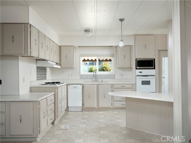 Detail Gallery Image 7 of 18 For 278 Sunrise Terrace Dr, Arroyo Grande,  CA 93420 - 2 Beds | 2 Baths