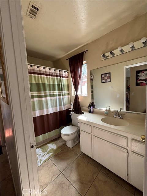 Detail Gallery Image 4 of 10 For 8465 Reseda Ave, Fontana,  CA 92335 - 3 Beds | 2 Baths