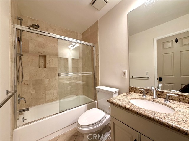 Detail Gallery Image 14 of 29 For 227 S Madison, Pasadena,  CA 91101 - 2 Beds | 2/1 Baths