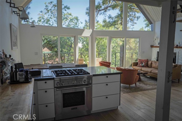 1554 Coyote Court, Big Bear City CA: https://media.crmls.org/medias/74782593-2509-4fa3-afd7-39d94ea19bca.jpg