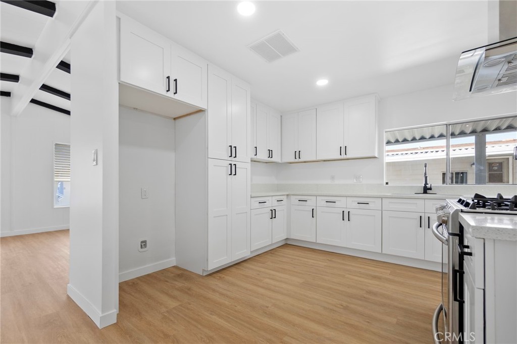 MLS #OC25240033 image #11