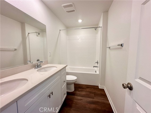 4255 S Hermosa Paseo, Ontario CA: https://media.crmls.org/medias/7478b8ff-57cf-4568-82f3-9aeecd1d2dc8.jpg