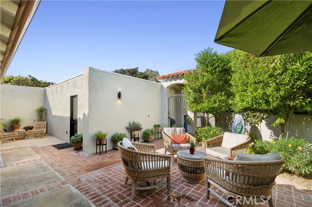 Detail Gallery Image 30 of 36 For 659 Vista Bonita, Newport Beach,  CA 92660 - 2 Beds | 2/1 Baths