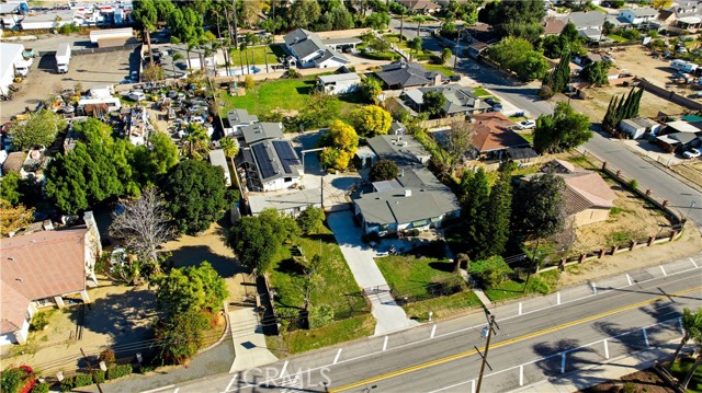 Detail Gallery Image 7 of 14 For 10573 Larch, Bloomington,  CA 92316 - 5 Beds | 2 Baths