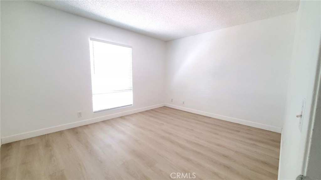 https://media.crmls.org/medias/74798116-4a68-4ca0-8be4-01f67ecf309d.jpg?preset=X-Large