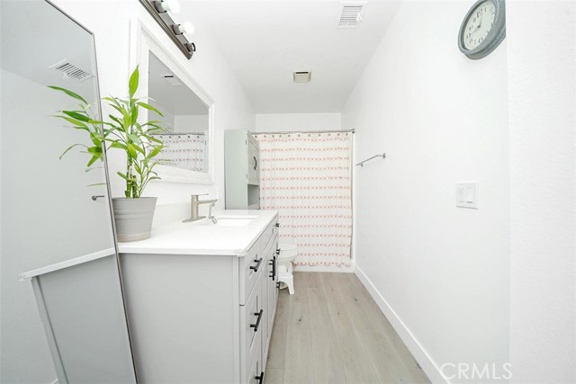 Detail Gallery Image 8 of 14 For 13328 Citicourt Ln, Whittier,  CA 90602 - 2 Beds | 2/1 Baths
