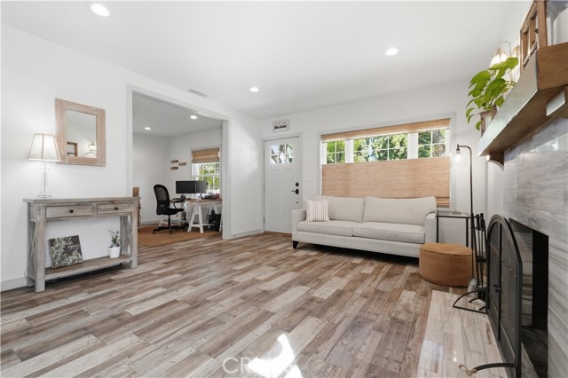 Detail Gallery Image 9 of 58 For 5640 E Parkcrest, Long Beach,  CA 90808 - 3 Beds | 3 Baths