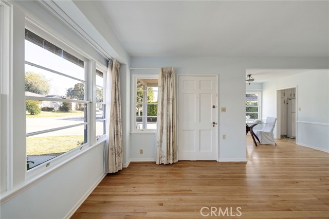 Detail Gallery Image 7 of 39 For 7975 Chase Ave, Los Angeles,  CA 90045 - 3 Beds | 2 Baths