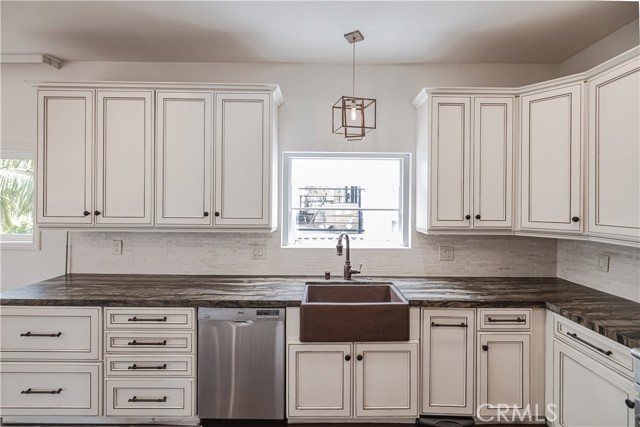 1036 Palos Verdes Boulevard, Redondo Beach CA: https://media.crmls.org/medias/747ae7e2-c516-4a95-a774-4a0f245dd8b4.jpg