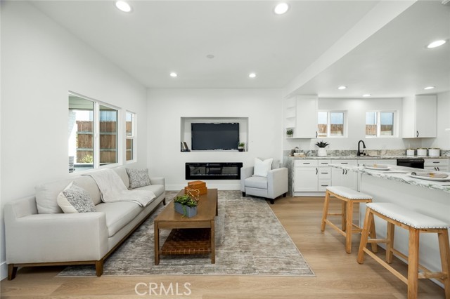 Detail Gallery Image 8 of 34 For 201 S Melrose, Placentia,  CA 92870 - – Beds | – Baths