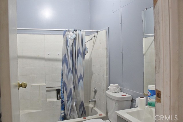 Detail Gallery Image 7 of 10 For 19478 Valle Vista Rd, Adelanto,  CA 92301 - 3 Beds | 2 Baths