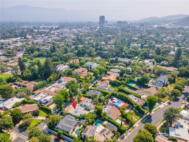 10348 Woodbridge Street, Toluca Lake CA: https://media.crmls.org/medias/747e580c-f108-4b7d-ae96-a01172dd7c2f.jpg