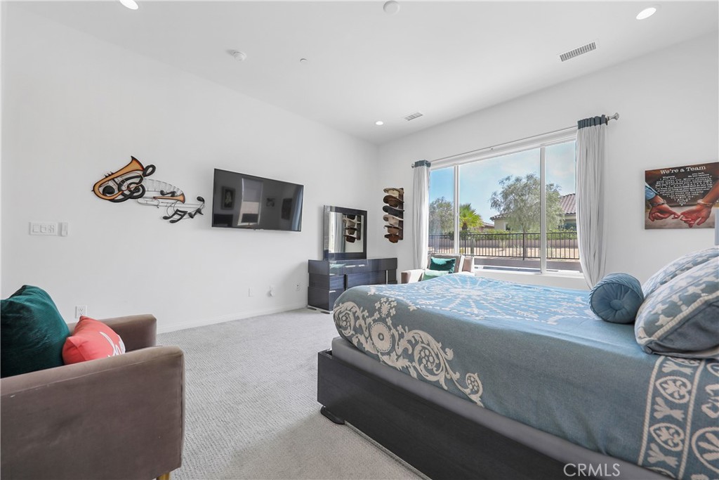 MLS #OC25201228 image #17