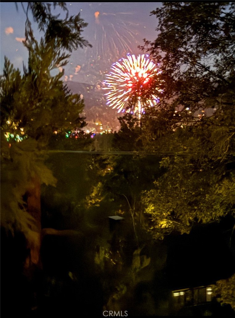 https://media.crmls.org/medias/747f5937-1019-42ce-b6a1-d551a08c7240.jpg?preset=X-Large