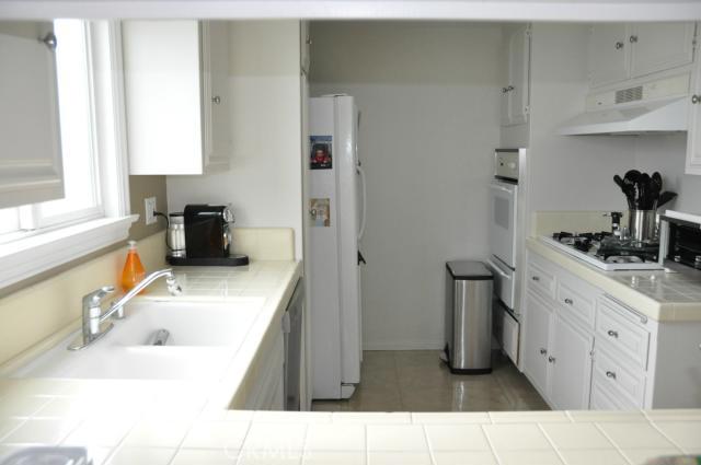 1723 Carver, Redondo Beach, California 90278, 3 Bedrooms Bedrooms, ,2 BathroomsBathrooms,Residential,Sold,Carver,S12104965