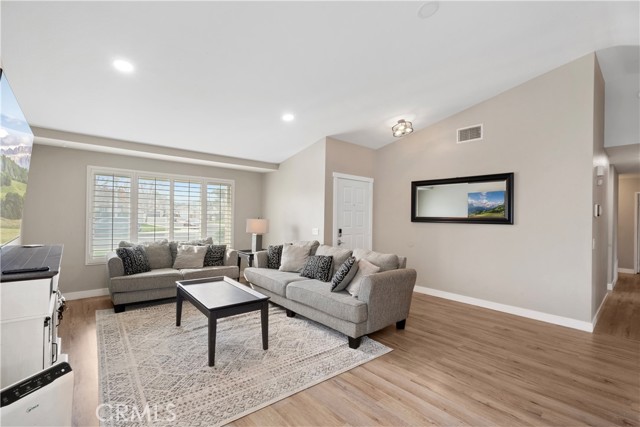 Detail Gallery Image 4 of 22 For 25704 Pelion, Menifee,  CA 92584 - 4 Beds | 2 Baths