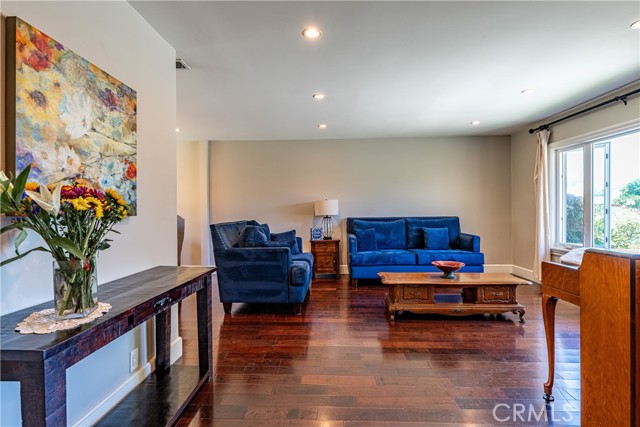 8072 W Joan Circle, La Palma CA: https://media.crmls.org/medias/7480dc31-ac28-4c1e-901d-d9bd2a196283.jpg
