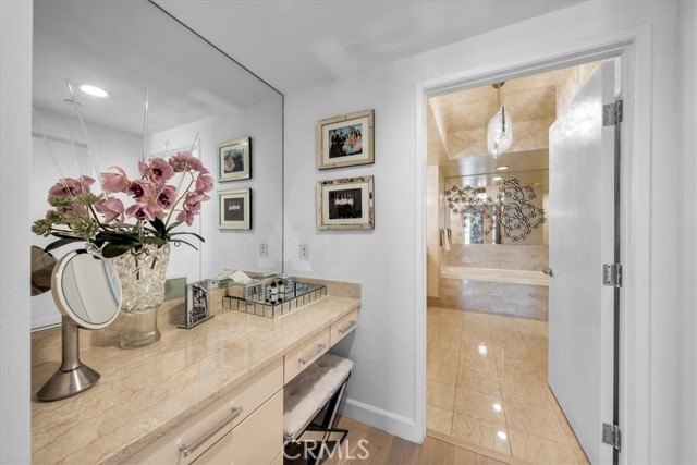13600 Marina Pointe Dr., Marina del Rey CA: https://media.crmls.org/medias/7481d5a4-2be2-43d0-ab97-1c77d24a6157.jpg
