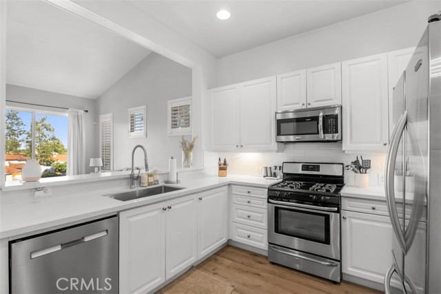 Detail Gallery Image 11 of 20 For 15 Roma Ct., Newport Coast,  CA 92657 - 2 Beds | 2 Baths