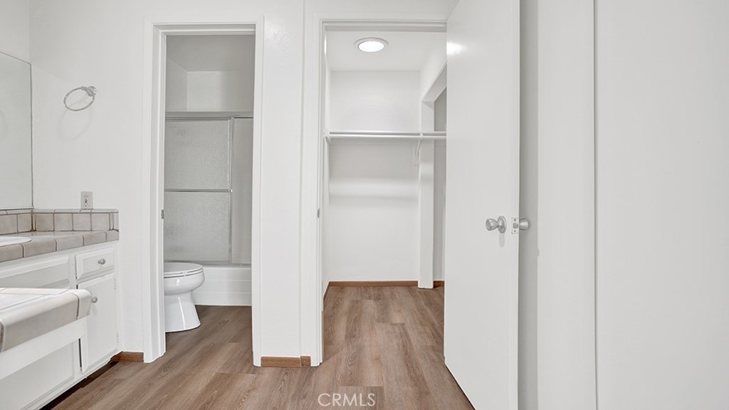 https://media.crmls.org/medias/74827c6a-eeaf-4944-b040-bfa5bbecbbe2.jpg?preset=X-Large