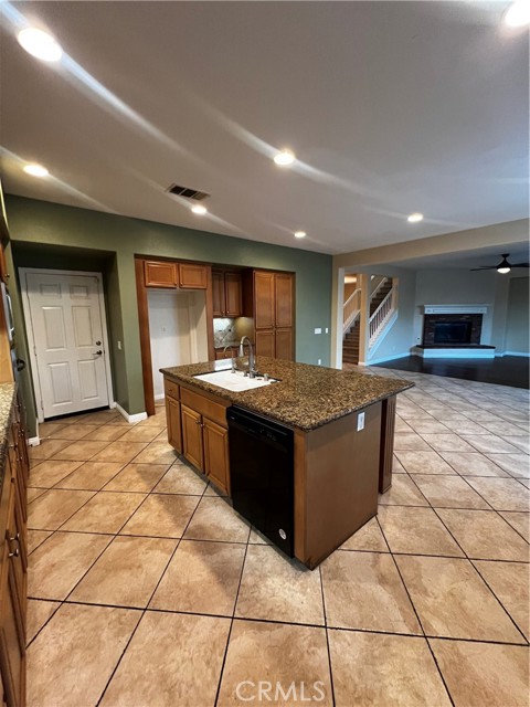 7090 Cottage Grove Drive, Eastvale CA: https://media.crmls.org/medias/74836de6-658a-4f0f-b06c-0bfca7f8c28f.jpg
