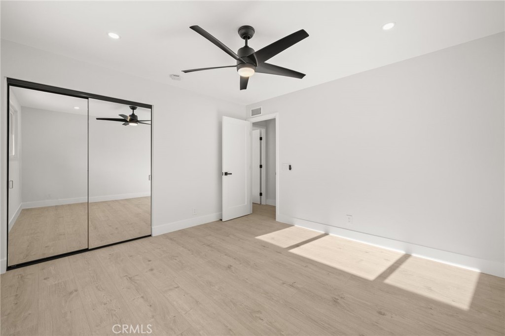 MLS #OC25157205 image #23