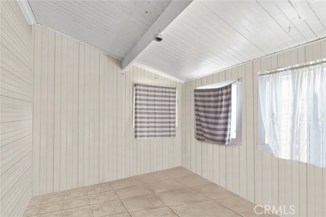Detail Gallery Image 9 of 14 For 5872 Beaudry St, Emeryville,  CA 94608 - 2 Beds | 1 Baths