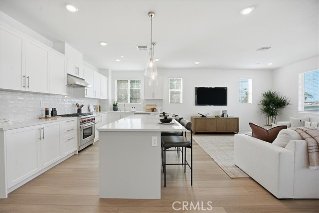 Detail Gallery Image 16 of 43 For 2392 Haley Point Drive #104,  Ventura,  CA 93003 - 3 Beds | 3/1 Baths