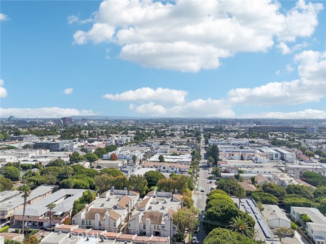 Detail Gallery Image 39 of 43 For 2909 Arizona Ave #3,  Santa Monica,  CA 90404 - 3 Beds | 2/1 Baths