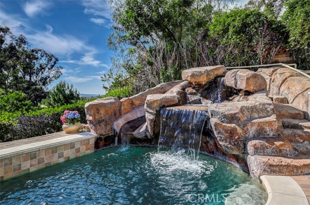 Detail Gallery Image 2 of 70 For 26586 via Noveno, Mission Viejo,  CA 92691 - 4 Beds | 3 Baths