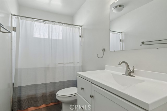 4358 Mammoth Avenue, 14 photo 10