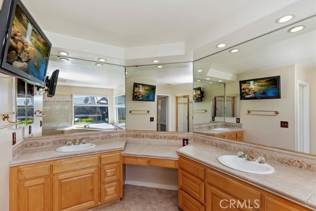 Detail Gallery Image 45 of 70 For 1042 Coronet, Riverside,  CA 92506 - 4 Beds | 4/1 Baths