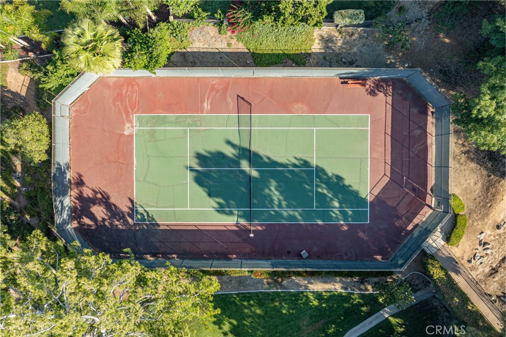 https://media.crmls.org/medias/7485e585-e81a-4052-b281-6469c1900ba4.jpg?preset=X-Large