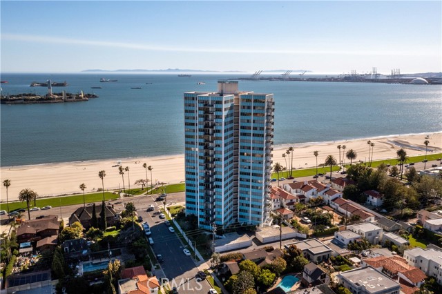 2999 E Ocean Blvd, Long Beach CA: https://media.crmls.org/medias/7485fbd8-e61c-4495-a55c-f538b713743b.jpg