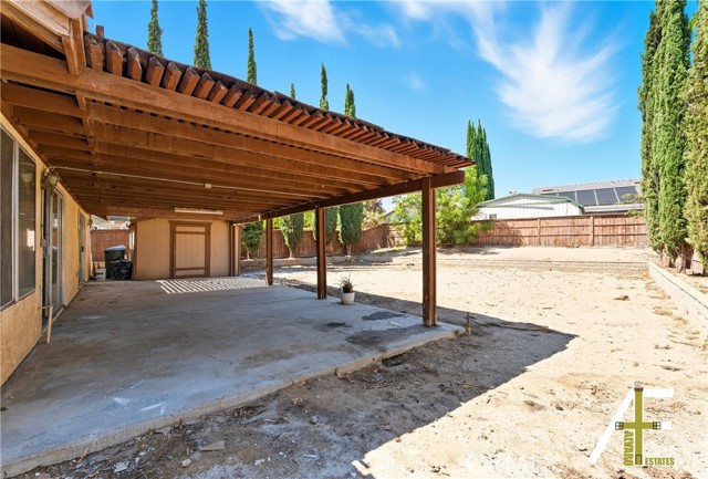 14698 King Canyon Road, Victorville CA: https://media.crmls.org/medias/748846b5-1738-4ec6-a668-4553f089f1a2.jpg