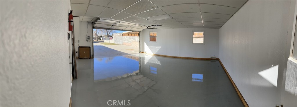 https://media.crmls.org/medias/7488f8f9-6903-4813-9df0-8dade637703e.jpg?preset=X-Large