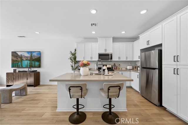 Detail Gallery Image 10 of 41 For 4091 S Wildflax Paseo, Ontario,  CA 91761 - 3 Beds | 3 Baths