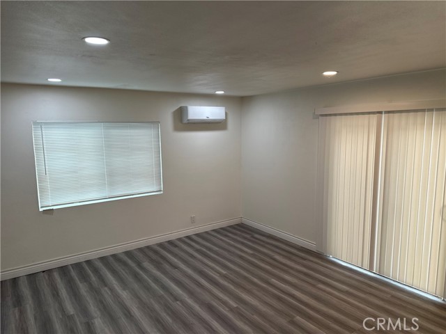 Detail Gallery Image 9 of 11 For 2161 Myrtle Ave, Long Beach,  CA 90806 - 4 Beds | 2 Baths