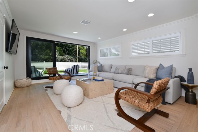 12614 Morrison Street, Valley Village CA: https://media.crmls.org/medias/748a72fe-b4d9-4aac-932e-1680b55e50b5.jpg
