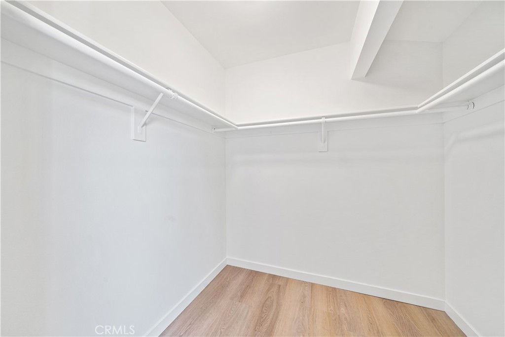 https://media.crmls.org/medias/748a9100-366b-47d5-8ba4-1a93f6e820b6.jpg?preset=X-Large