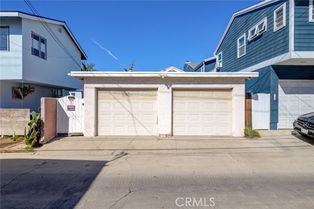 532 4th Street, Manhattan Beach, California 90266, 2 Bedrooms Bedrooms, ,1 BathroomBathrooms,Residential,Sold,4th,PV22020518