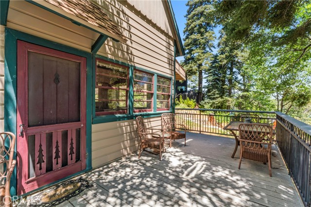 Detail Gallery Image 19 of 31 For 28810 Cedar Dr, Lake Arrowhead,  CA 92352 - 3 Beds | 2 Baths