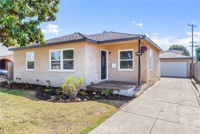 Detail Gallery Image 1 of 27 For 229 N Bitterbush St, Orange,  CA 92868 - 3 Beds | 2/1 Baths