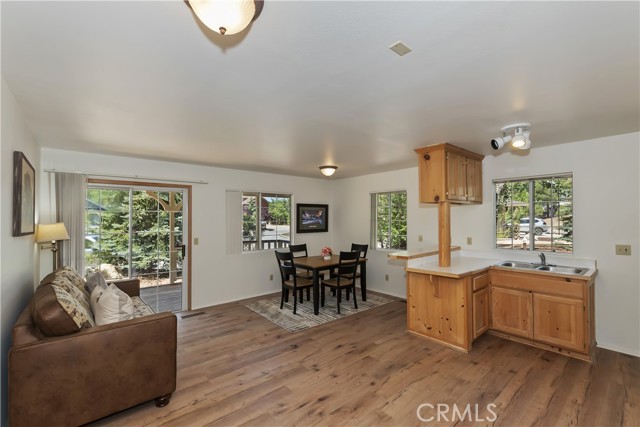 747 Boulder Bay, Big Bear Lake CA: https://media.crmls.org/medias/748c7e18-def3-46ab-a2ac-3fdc19d7e5e6.jpg