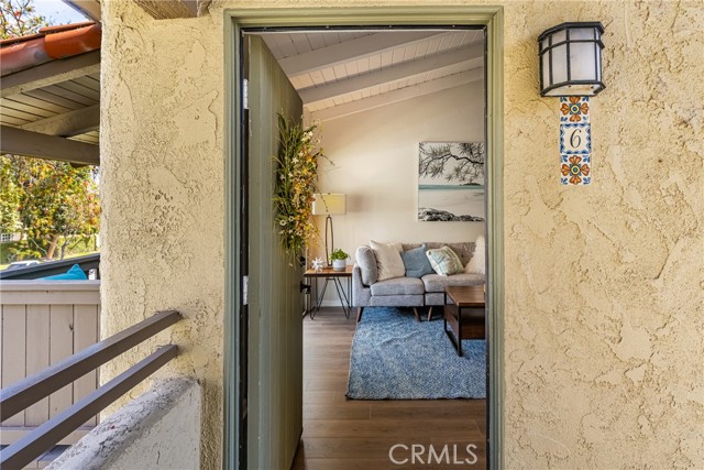 Detail Gallery Image 10 of 38 For 1345 Cabrillo Park Dr #L06,  Santa Ana,  CA 92701 - 2 Beds | 2 Baths