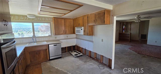 Detail Gallery Image 15 of 26 For 56994 Crestview Dr, Yucca Valley,  CA 92284 - 2 Beds | 1/1 Baths