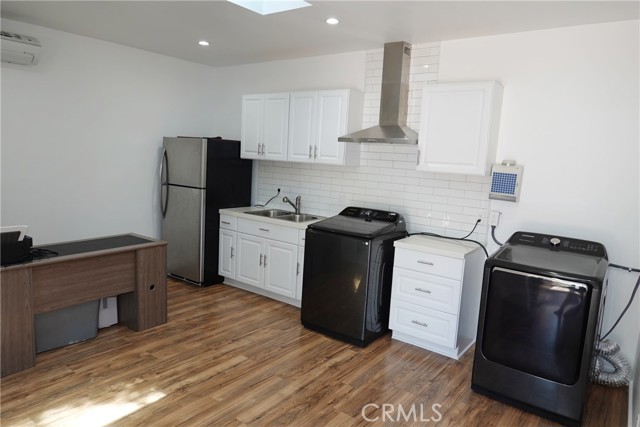 430 Sonora Avenue, Glendale CA: https://media.crmls.org/medias/748d08f6-be26-41e2-bd90-ba7d4ecbb7c9.jpg
