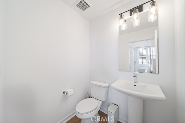 Detail Gallery Image 8 of 34 For 207 Colby Circle, Claremont,  CA 91711 - 3 Beds | 3/1 Baths