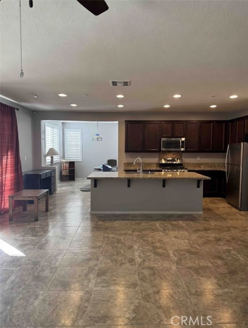 Detail Gallery Image 4 of 10 For 127 Mesquite Ct, Calimesa,  CA 92320 - 4 Beds | 2/1 Baths